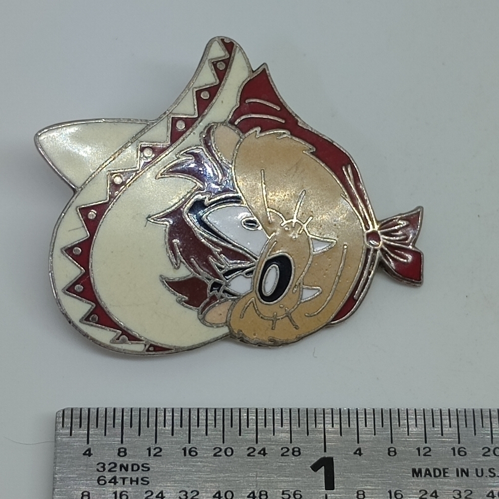 * vintage Tasmanian Devil in sombrero enamel Looney Tunes pin - Picture 2 of 6